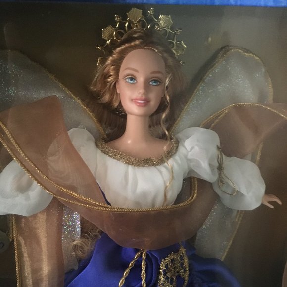 Holiday Angel Barbie - Picture 1 of 4